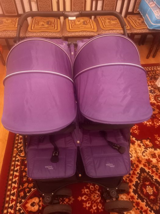 Коляска для двойни.