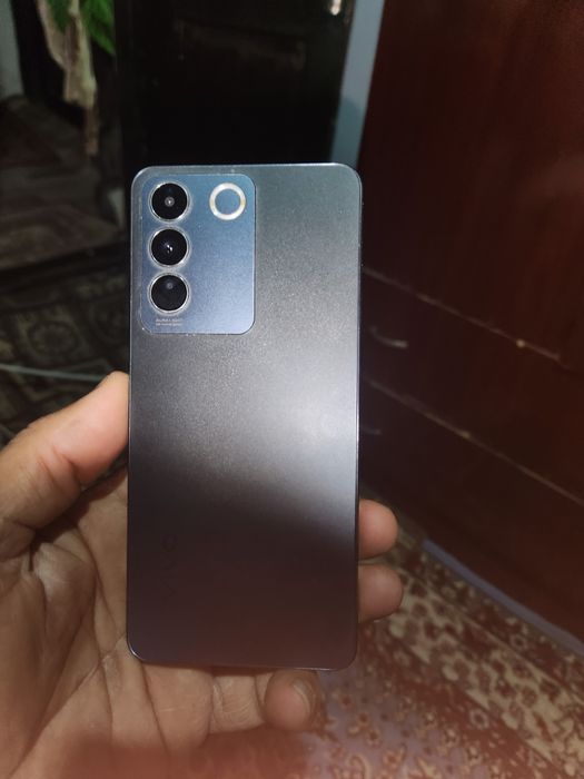 Vivo 27е отличный