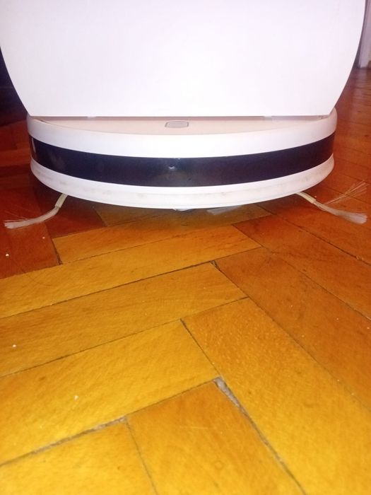 Mi robot vacuum-mop essential, aspira si spala,are statia de incarcare