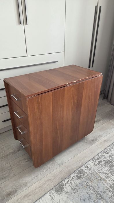 Продам стол книжка