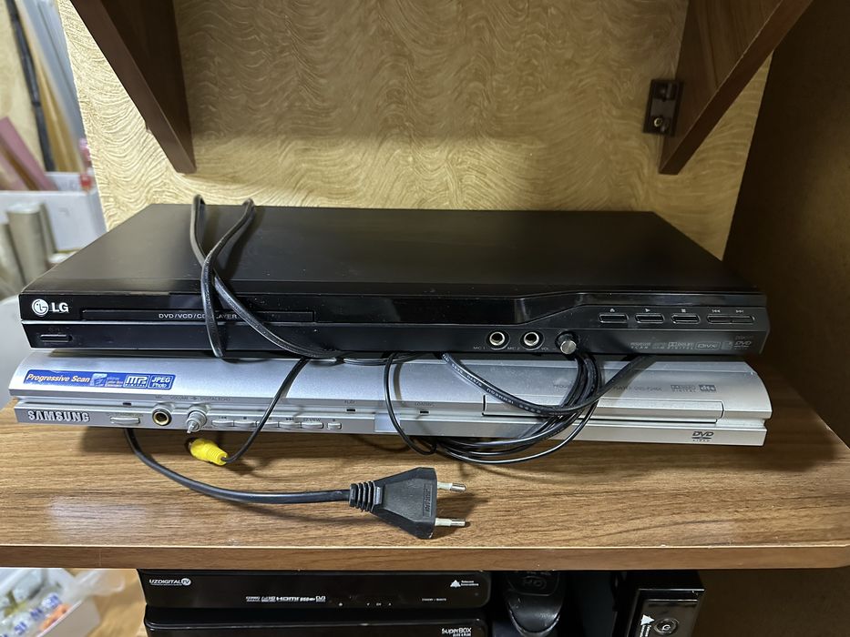 UzDigital TV, Openbox X-800 ×2, Topfield TF4600FI, Samsung DVD