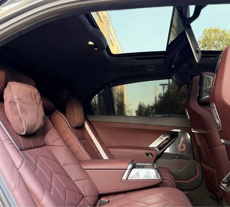 Продам BMW 760i Full 4,4 мотор