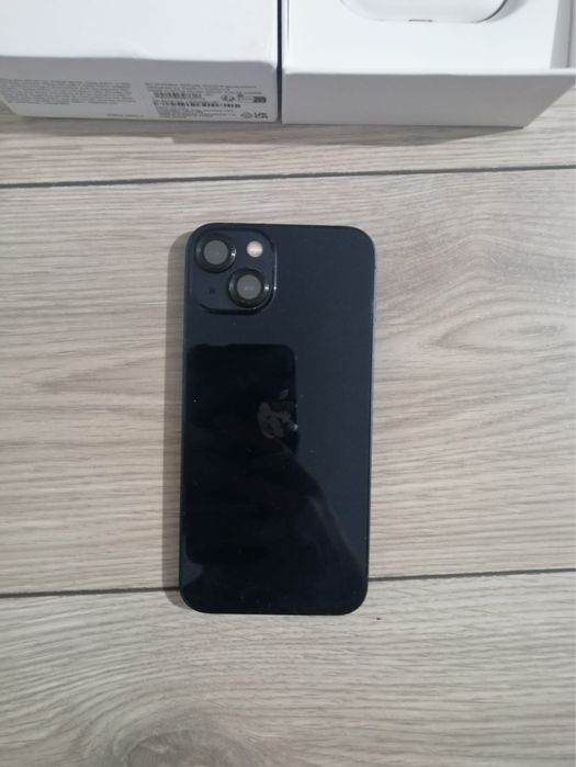 Vând iphone 13, plus casti air pods 2 pro