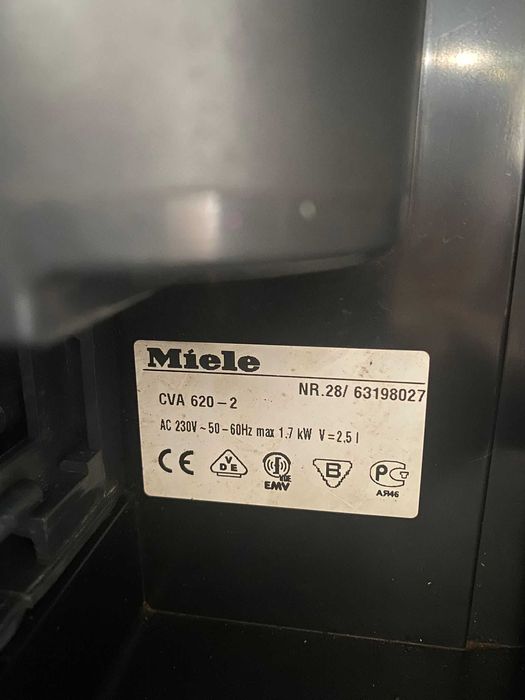 aparat de cafea MIELE Stare foarte buna Boabe + macinata