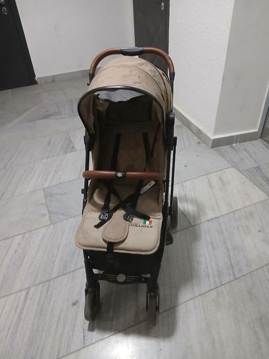 Детская коляска сотилади