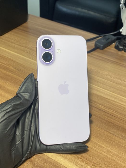 iPhone 17• 256 GB • Lavender