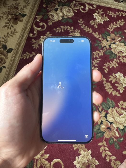 Продам Айфон 15 про заблокирован