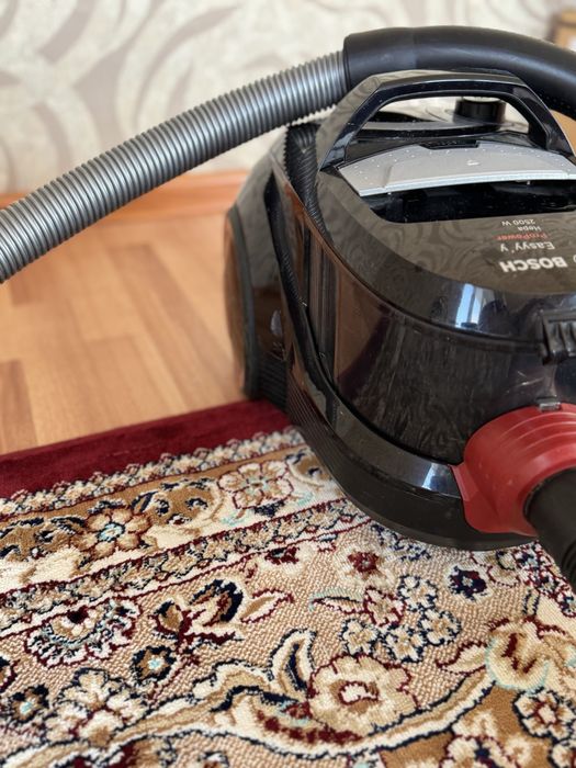 Пылесос Bosch BGS2UPWER3