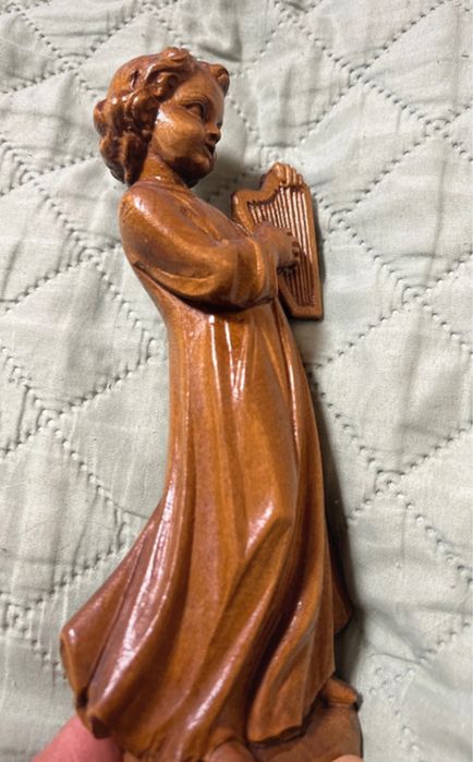 Inger lemn cu harpa