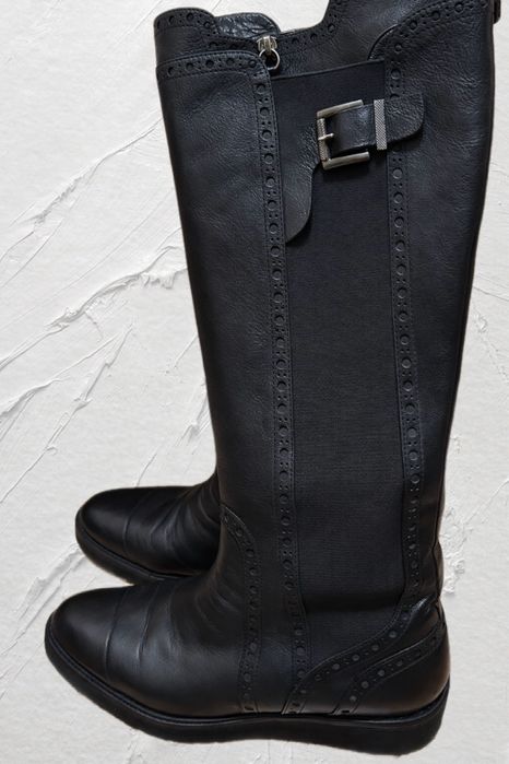 Женские черные кожаные сапоги, в хорошем состоянии