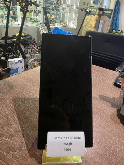 Samsung Galaxy S23 Ultra - 256GB / Черен (Phantom Black)
