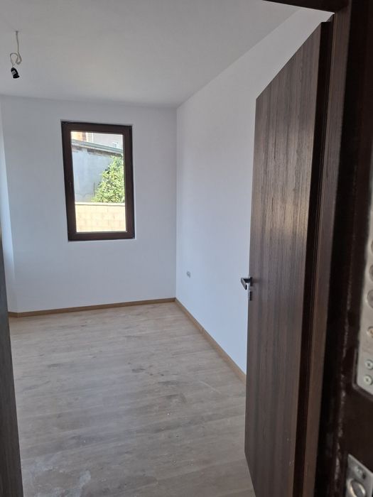 Продава се Двустаен апартамент в Казанлък - 65 кв.м за 863 €/кв.м - Снимка #3