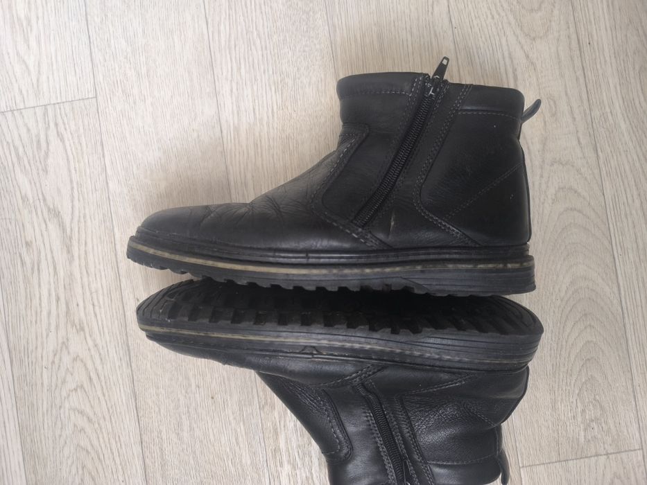 Продаю       Ботинки