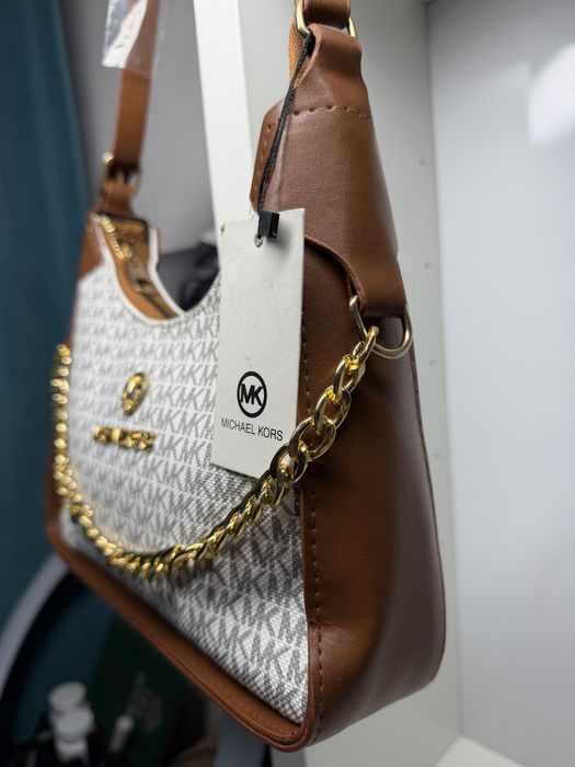 Michael Kors – Geantă cu monogramă și lanț