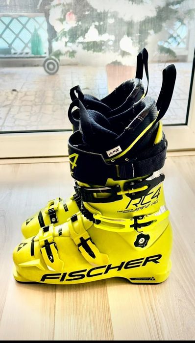 Vând clapari FISCHER Rc 4 - flex 140 masura 27-27.5