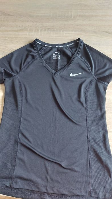 Тениска за бягане Nike XS