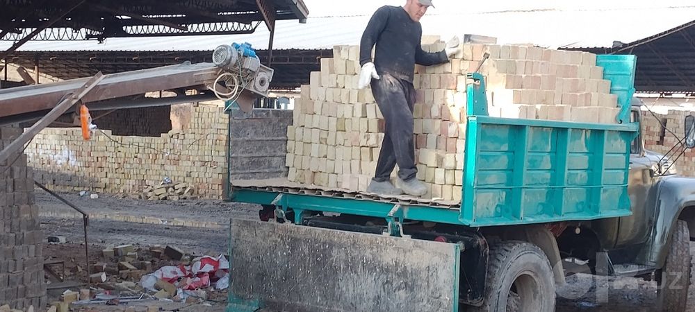 Пишган гишт ва Хом гишт доставка бор. Кирпич жжение есть достафка
