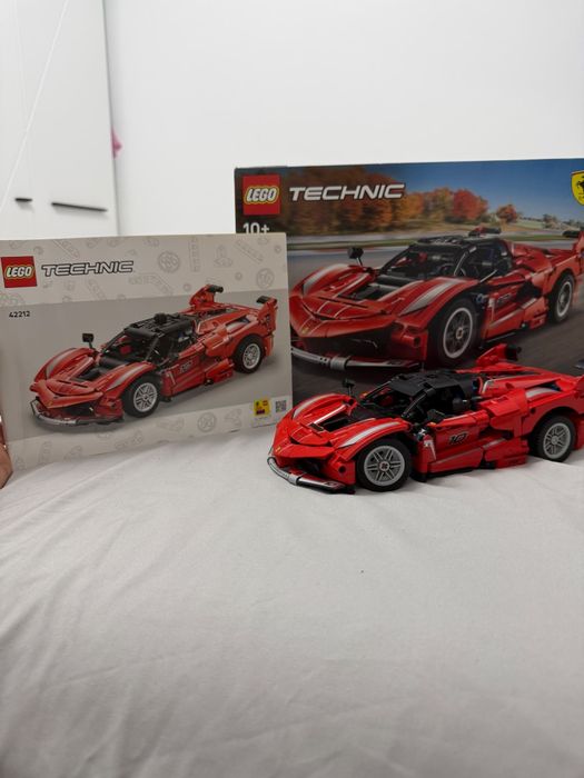 LEGO Technic Ferrari FXX K (42212) – Complet, cu cutie și instrucțiuni