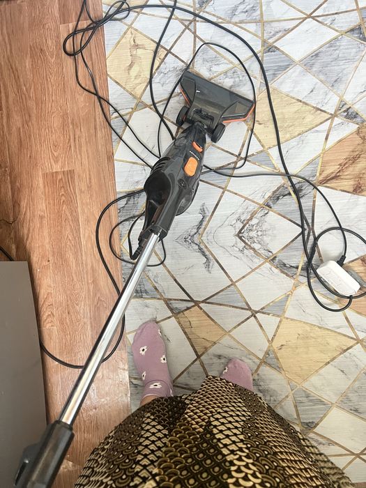 Продам пылесос маленький