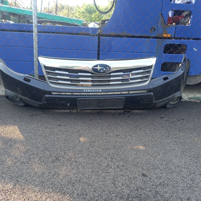 Предна броня за Subaru Forester  с решетка