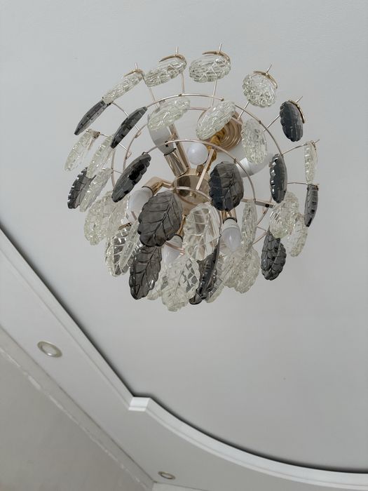 Люстра жапракты