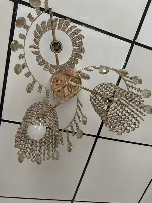 Продам люстру в хорошем состаянии