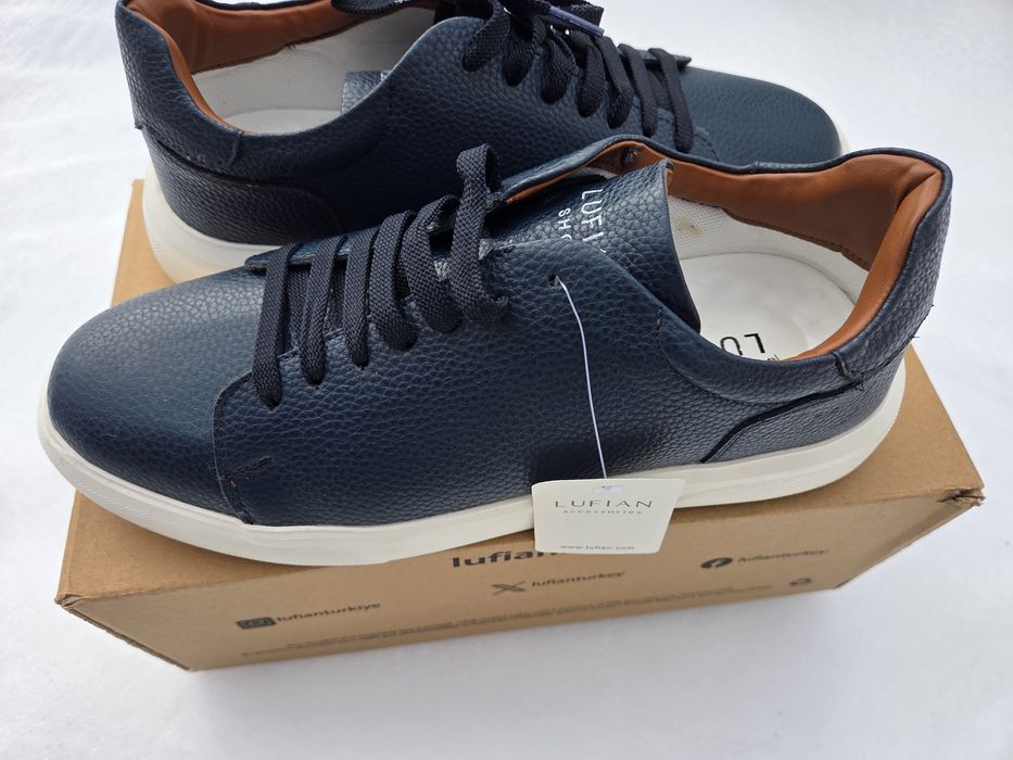 Adidași casual bleumarin. 43