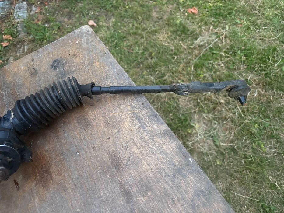 Кормилна рейка и амортисьори за багажник