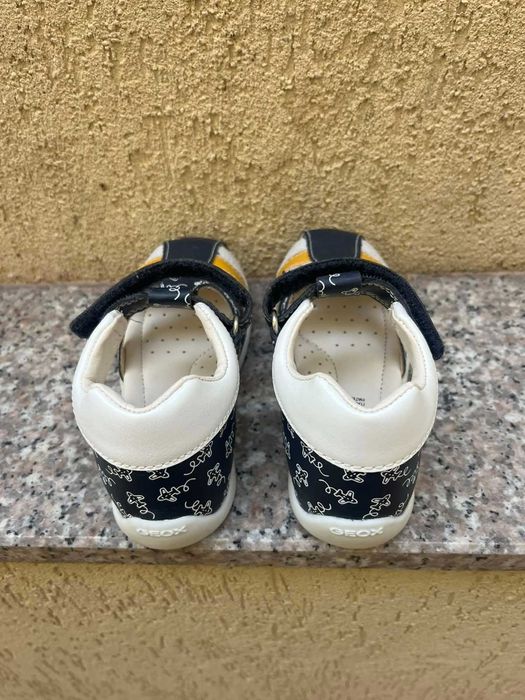 Geox - размер 25 сандали