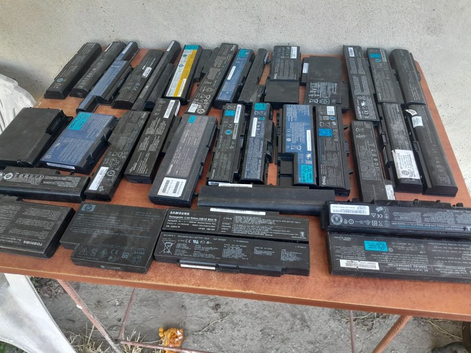 продавам батерии за лаптопи