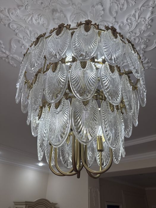 Люстру продаю в отличном состоянии