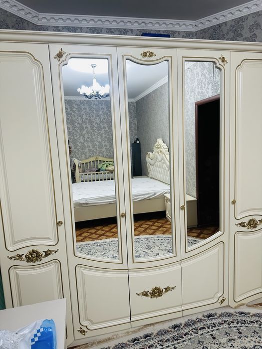 Спальный гарнитур