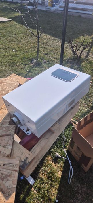 Instant apa calda gaz