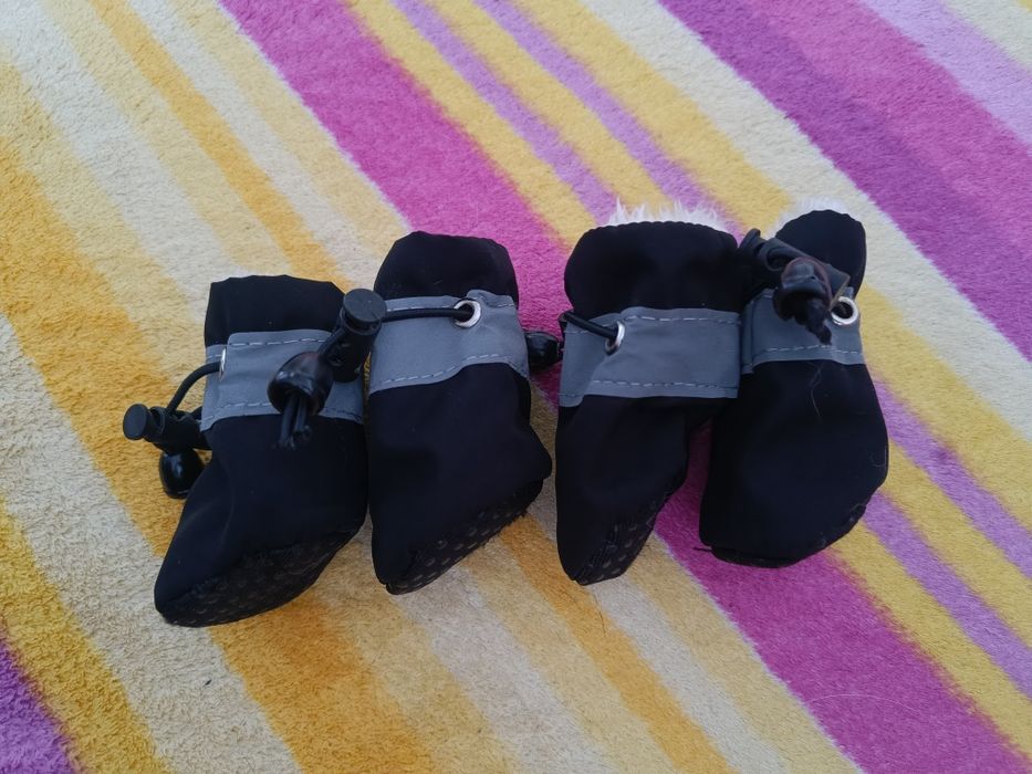 Продам обувь для собак