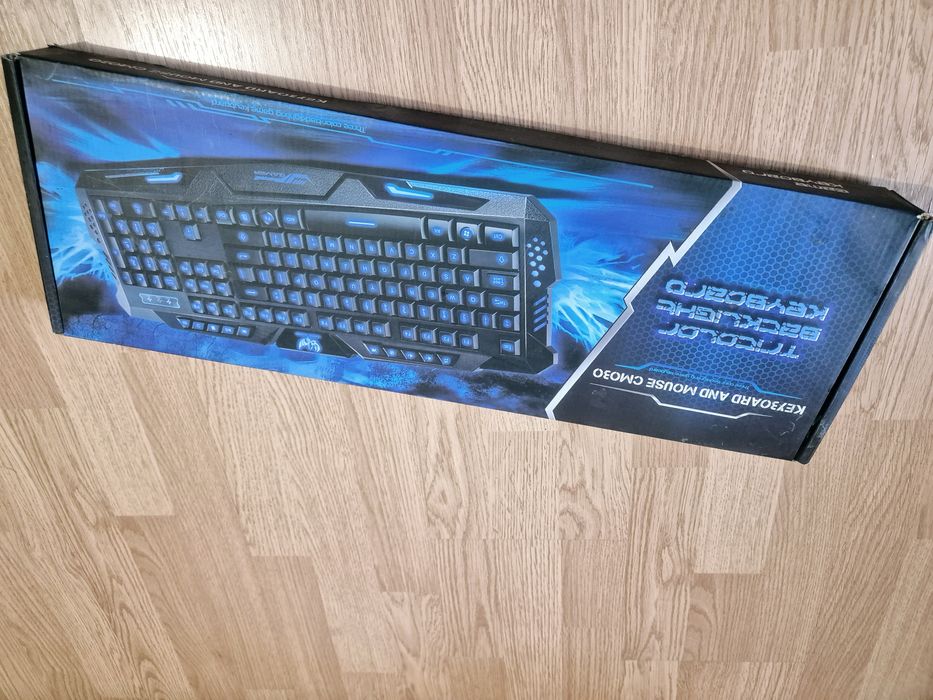 Продам новую клавиатуру с мышкой для компьютера