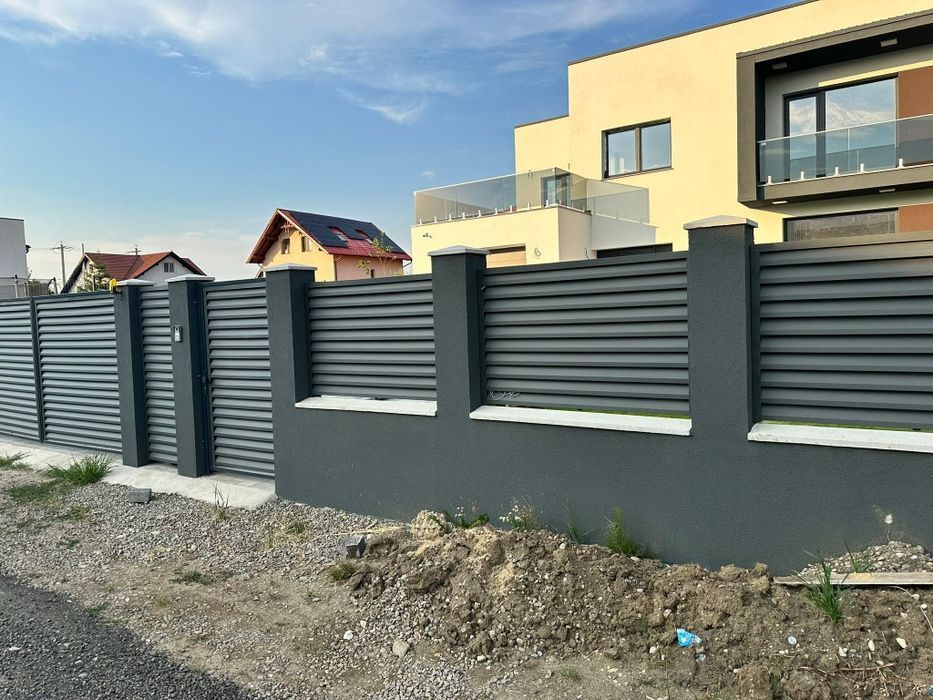 Construim garduri si porti din sipca metalica, panouri stil jaluzele,