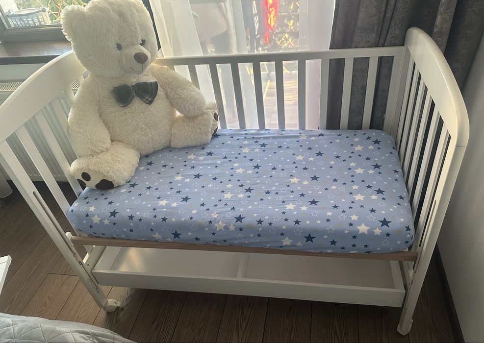 Patut bebelus alb de lemn + saltea