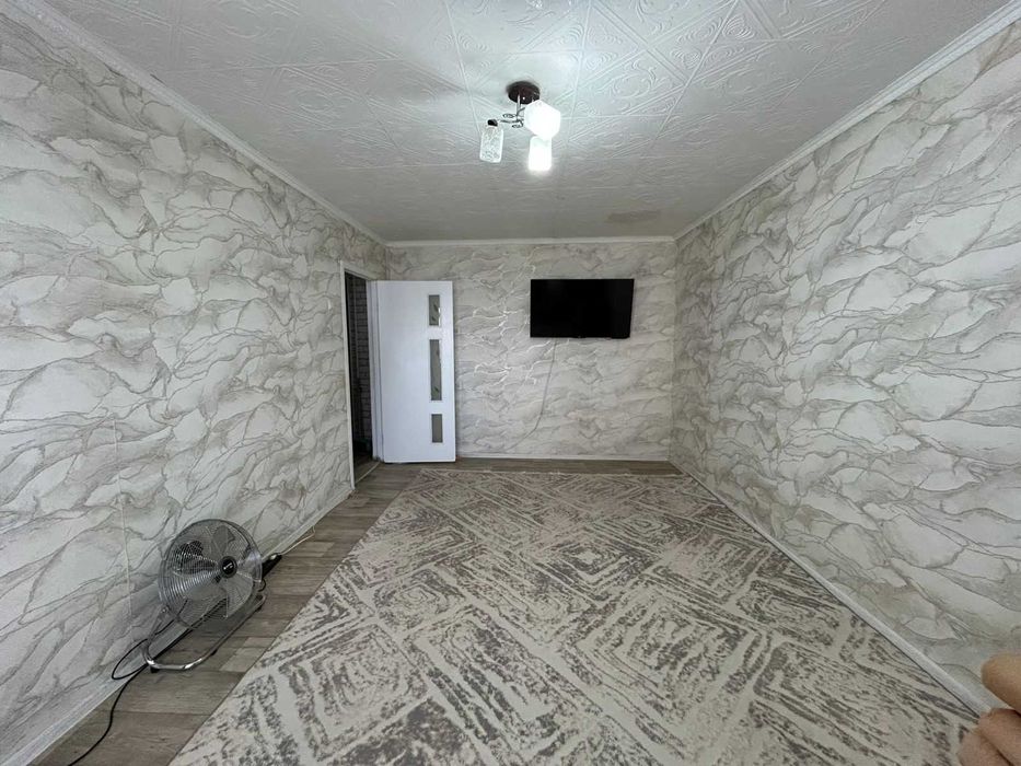 Продам 1 комнатная на 8мкр