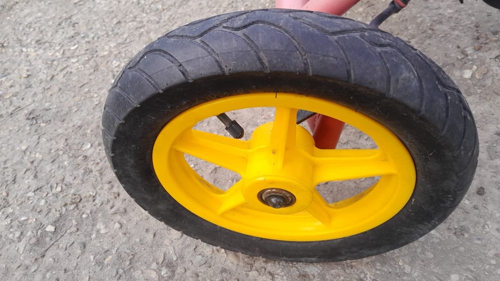 Cart (kart) copii Berg (copii 6-12 ani),roti umflate,3 pozitii reglaj