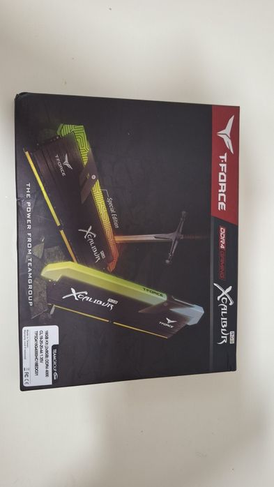 Memorii RAM 16Gb DDR4 4000mhz