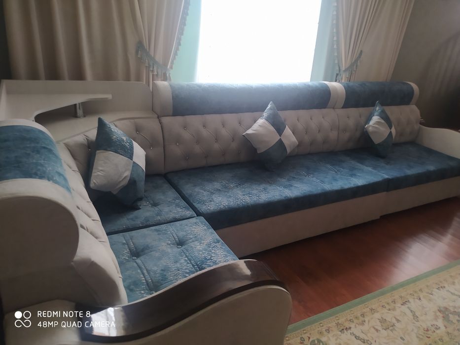 Продам диван с углом длина 4 метра