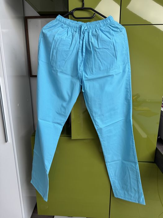 Uniforme medicale marime S - toate 250 Ron