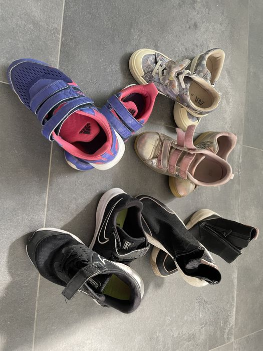 Afidasi fete marimea 34- pret pentru tot lotul