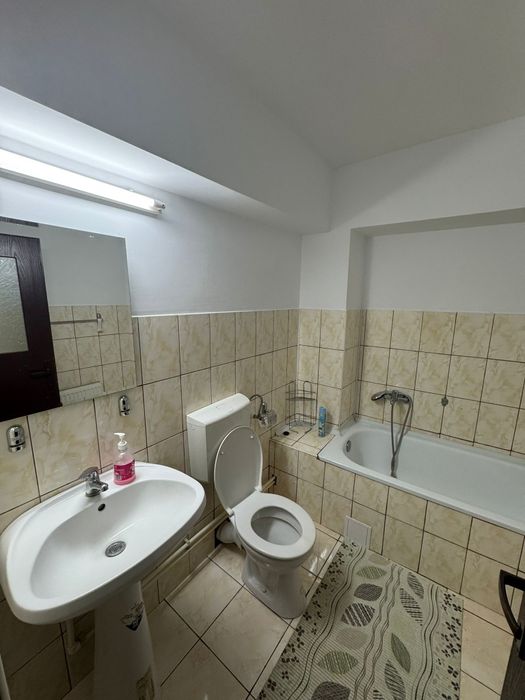 Chirie apartament 4 camere