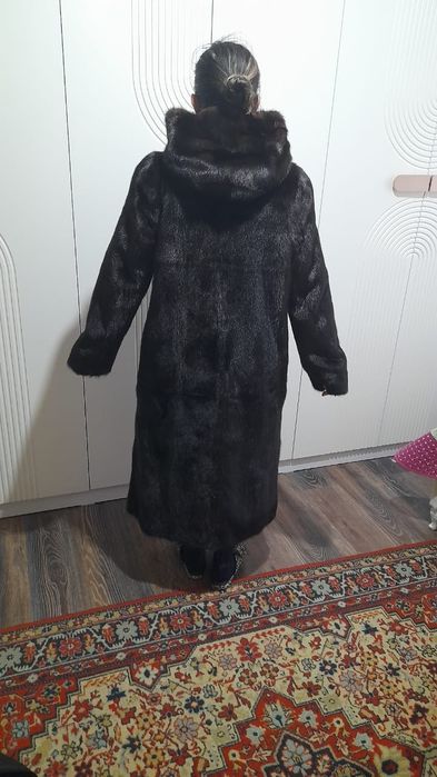 Продаётся норковая шуба