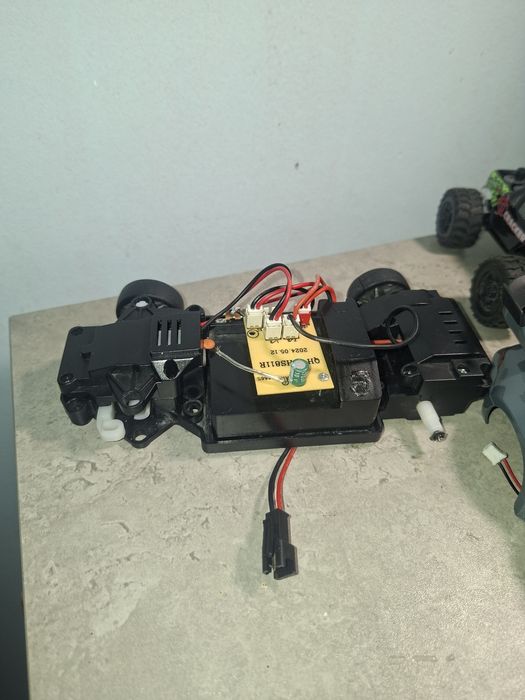 Дистанционно управление, RC дрифт 1:24 мащаб, 2.4Ghz 4WD играчка с осв