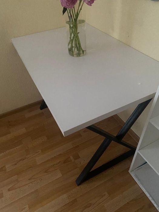 Стол письменный Икеа