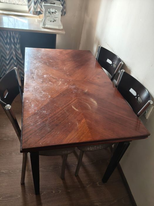 стол обеденный кухонный