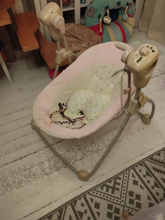 шезлонг и ИКЕА стол за хранене