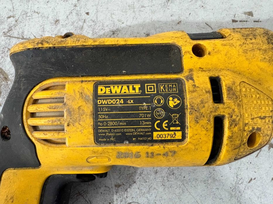 Бормашина - Dewalt 701 W / 110V